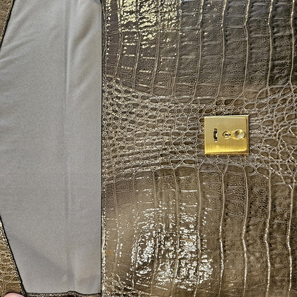 Genuine Leather Briefcase - Crocodile Pattern - Picture 7 of 11